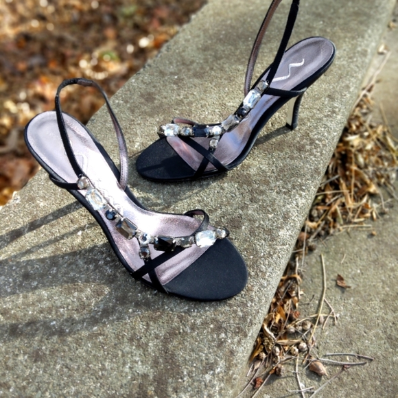 NWOT Nina Black Bejeweled Satin Slingback High-heeled Sandal Size 8 - Picture 2 of 6